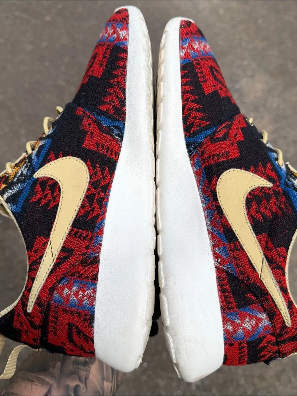 Rare 2013 Nike Roshe Nike ID x Pendleton Aztec Pattern 641839-992 Size 9 Mens
